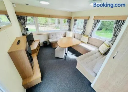3 bedroom caravan 14 kingsgate - Image 1