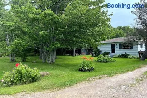 Cozy Country Vacation Home - Image 1