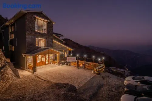 SaffronStays Alpine Blue, Theog - 6BR Villa with Valley Views - Image 1