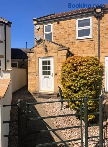 Castle Cottage - Image 1