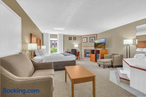 Bristol Arcadia Inn - Image 1