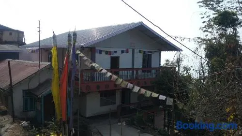 Damfu Basera Homestay - Image 1