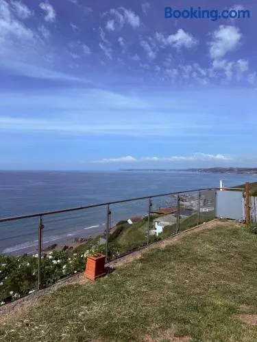 Lovely chalet with uninterrupted sea views - Image 1