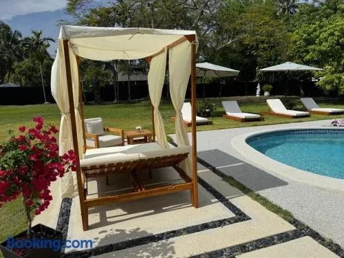 Chic-ness Oasis - Image 1
