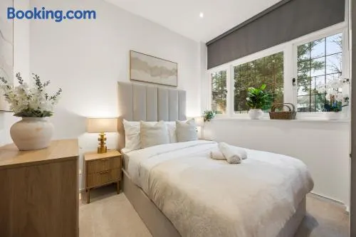 Modern 2 Bed Apartment by MCF - Image 1