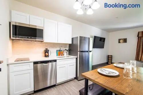 Vistas 216- Renovated central Sierra Vista long term discounts - Image 1