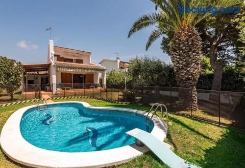Villa 100 m from the beach - Image 1