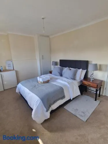 Cavan Crescent - Image 1