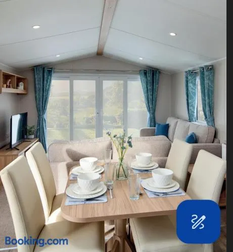 Beauview Brand New For 2023 Wi-Fi and Smart TV - Image 1