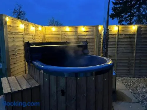 Finest Retreats - The Flower Hut - Image 1