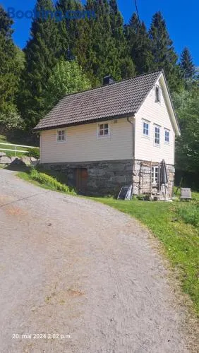 Kårhus på småbruk - Image 1