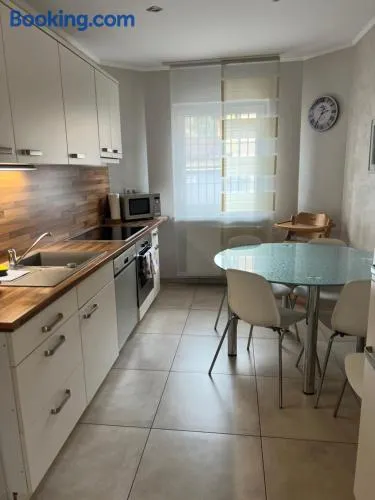 City Home- Business Apartment, private Parking Free - Image 1