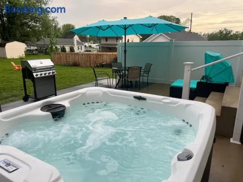 Perfect Family Getaway! Steps from Attractions - Image 1