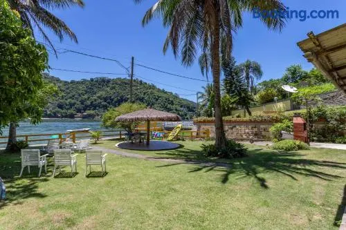 Paraíso na Ilha, Casa de Frente para o Mar - Image 1
