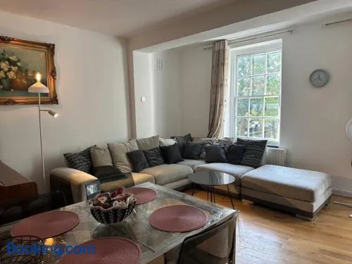 Quiet location in central London, close to Paddington, Regent Park, Lord's Cricket, late check-in - Image 1