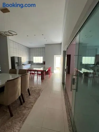 Sobrado em condomínio do lago - Image 1