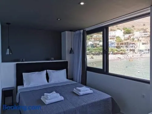 Sunrise Luxury Seaside Apartment - Image 1