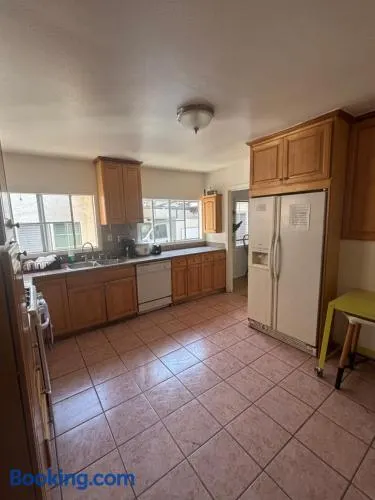 The Ardmore Home Share - Image 1