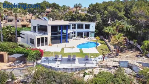 Villa Bay Blue - Image 1