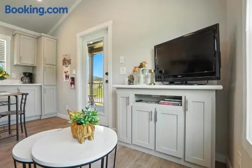The Fluffy Cow - BRAND NEW 1 BD CABIN - Image 1