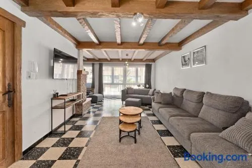 Ruime woning 10p met zonnige tuin & nabij strand - Image 1
