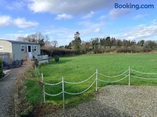 Whitethorn Shepherds Hut - Image 1