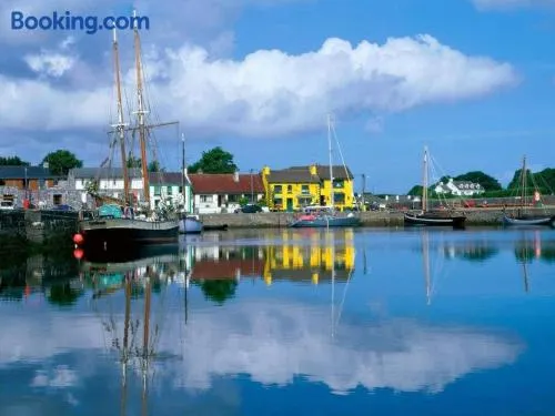 Kinvara harbour retreat - Image 1