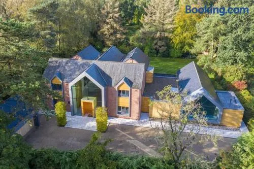 Exclusive Home With Pool & Spa, In Prestbury! - Image 1