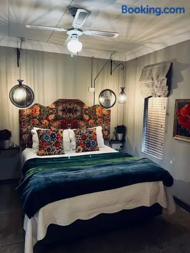 Highveld Guesthouse - Image 1