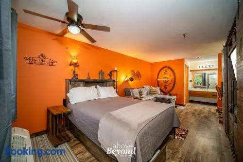 Sunset Trails Cozy Clean Condo minutes to SDC! Amazing Deal! - Image 1