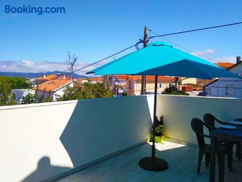 Independent house near Estoril with terrace - Image 1