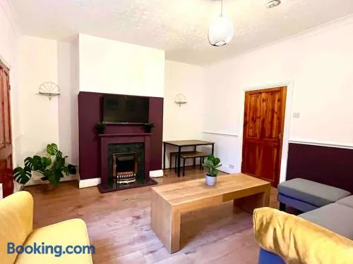 Free parking. Long stay discounts - Image 1