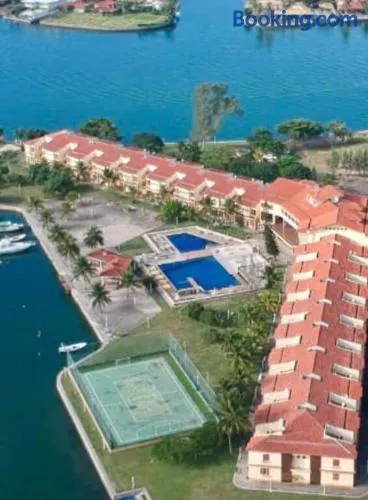 Ilha Marinas do Canal - Image 1