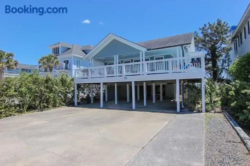 Carolina Breezy by Sea Scape Properties - Image 1