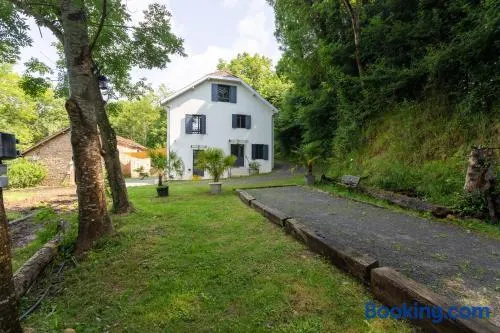 Cottage totalmente attrezzato con giardino, barbecue e terrazza | Vista sul giardino - Image 1