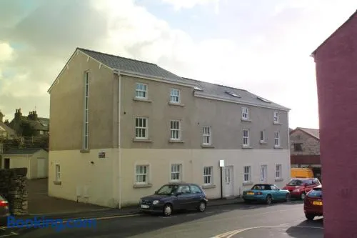 2 Laurel Court - Image 1