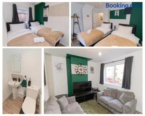 Perfect for Contractors & Families - Free Parking - Image 1
