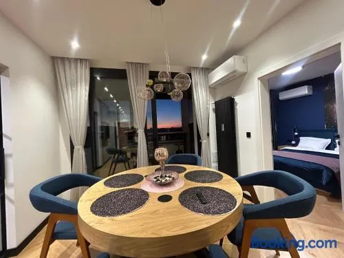 Blue Iris, 2BR, Stunning Views, Jacuzzi and Workspace - Image 1