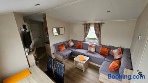Great Yarmouth 10 Berth KP Holiday Home - NOW with Linen - Image 1