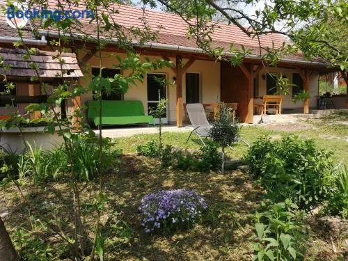 Flóra Apartmanok - Image 1