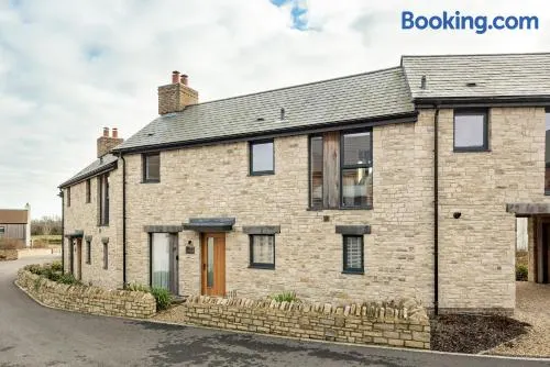 Luxury property with spa access on a nature reserve Hambury Cottage BV22 - Image 1
