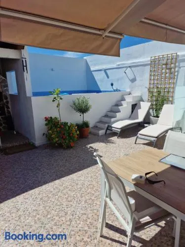 Gemütliches Gästezimmer mit privatem Patio und Poolnutzung im historischen Zentrum von Güímar - Image 1
