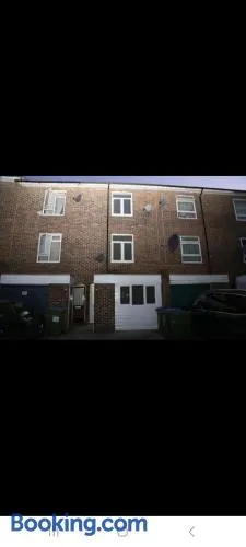 A A Guest Rooms Woolwich - Image 1