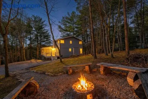 Escape to The Woods, Mountain View, Hot Tub, Golf - Image 1