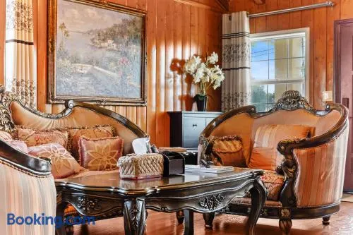 Beautiful 4-bedroom home, Comfortable, stylish and spacious - Image 1