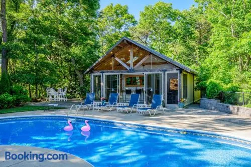 Cape Cod luxury with private pool - Image 1