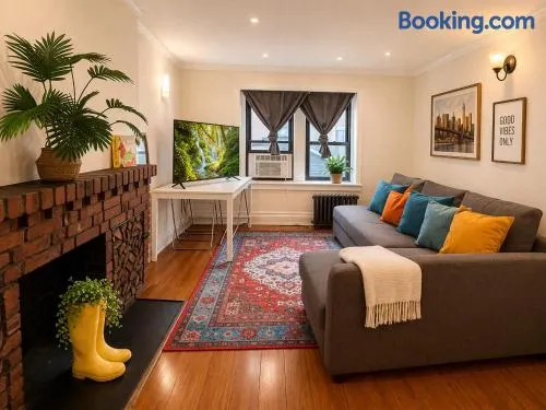 Flatiron Bright 1BR with living room, Top Floor Best location in FANCY Manhattan - Image 1