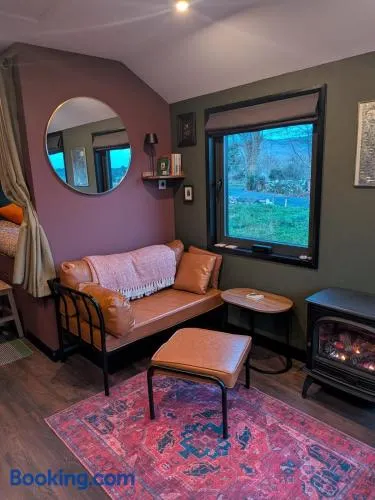 Tranquil Off-Grid Cabin - Image 1