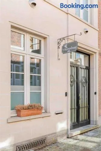Townhouse room heerenhuys - Image 1