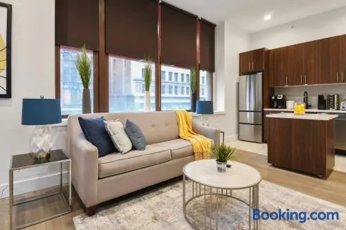 Charming 1BR King Bed - Just 20 Minutes from NYC! - Image 1